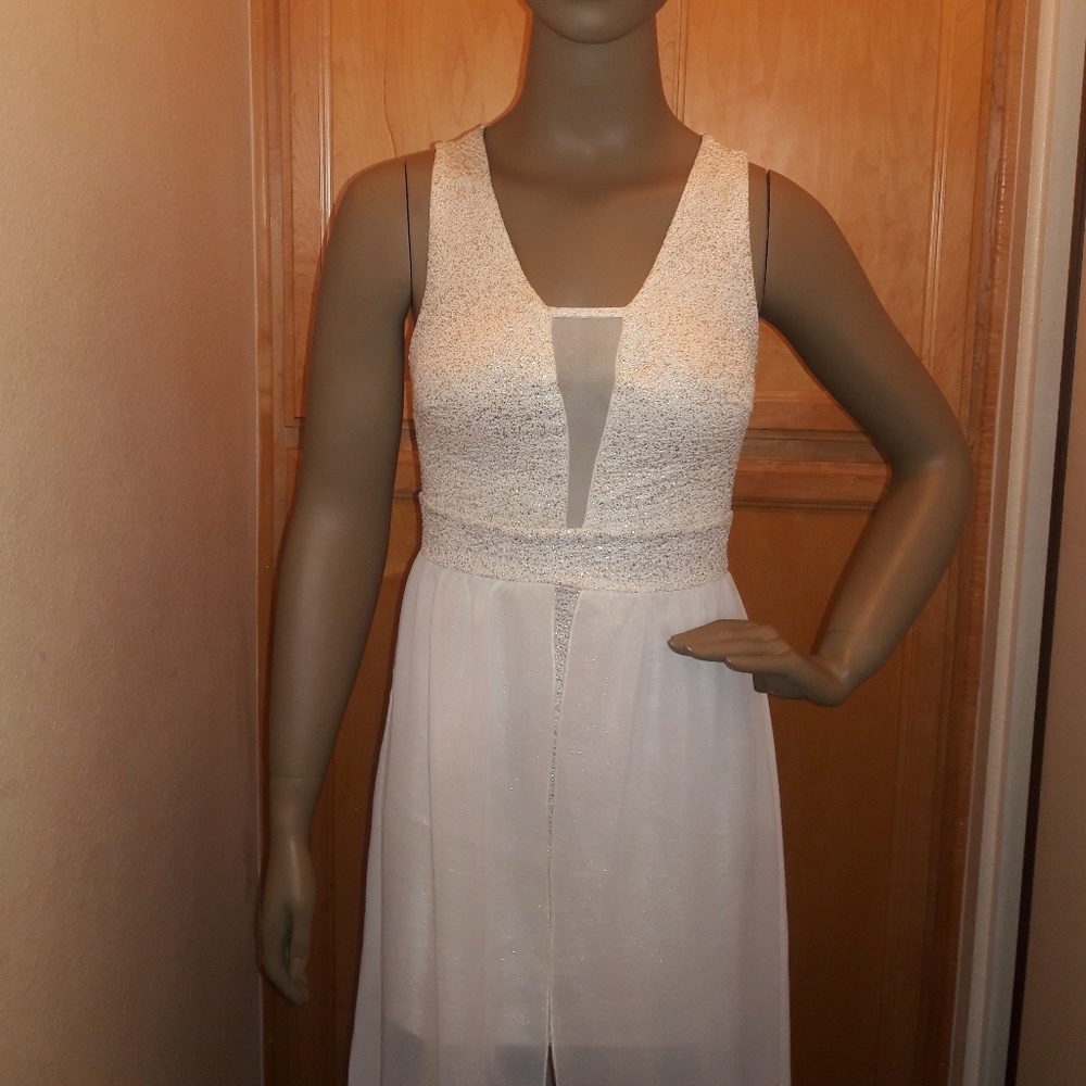 Dress - Picture 7 of 8